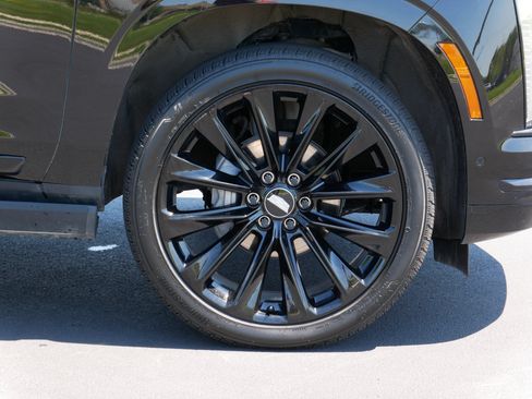 Certified 2025 Cadillac Escalade Sport Platinum w/ LPO, ONYX Package AWD/4WD image 14