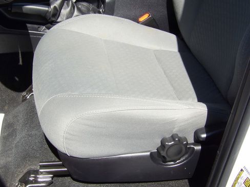 Used 2020 Toyota Tacoma SR image 18