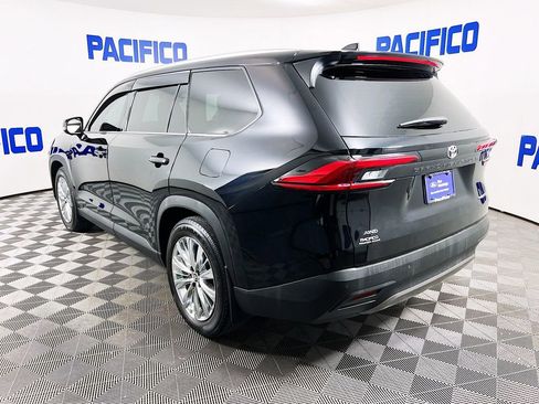 Used 2024 Toyota Grand Highlander AWD image 6