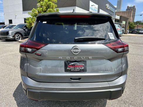 Used 2025 Nissan Rogue SV AWD/4WD image 3