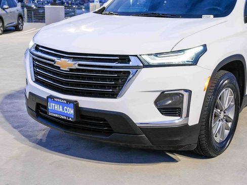 Used 2023 Chevrolet Traverse LT FWD image 11