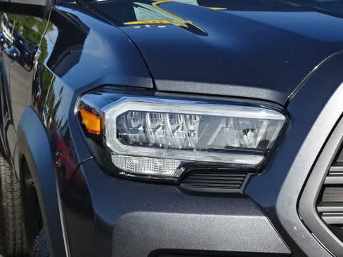 Certified 2023 Toyota Tacoma TRD Off-Road AWD/4WD image 5