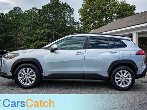 Used 2022 Toyota Corolla Cross LE image 8