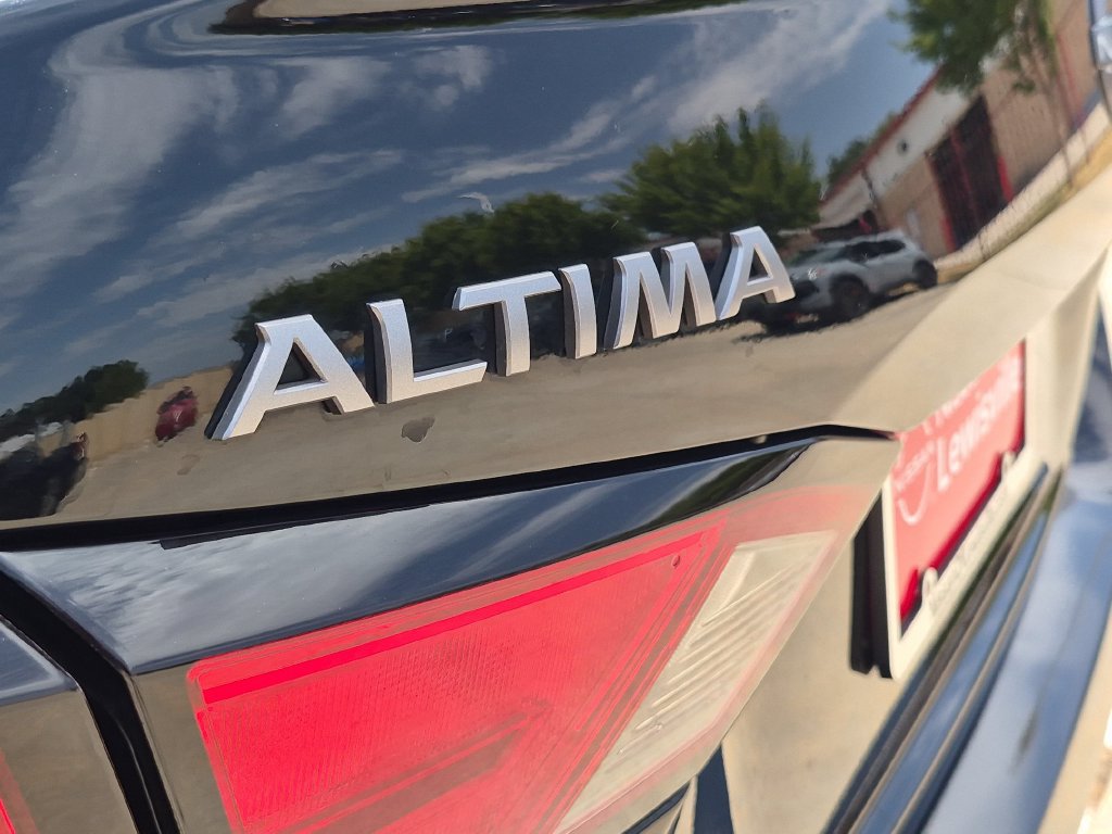 Certified 2025 Nissan Altima 2.5 SV FWD image 14