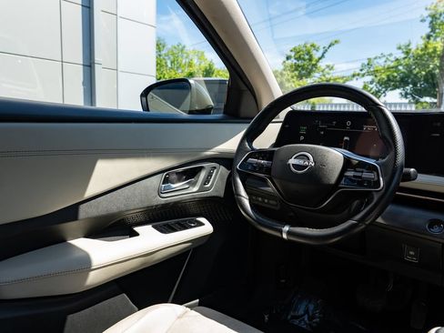 Used 2023 Nissan Ariya FWD image 12