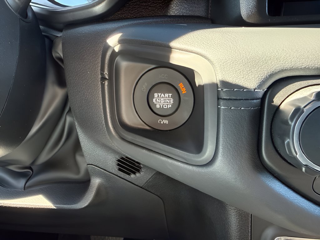 Used 2026 Jeep Wrangler Unlimited Sahara AWD/4WD image 21