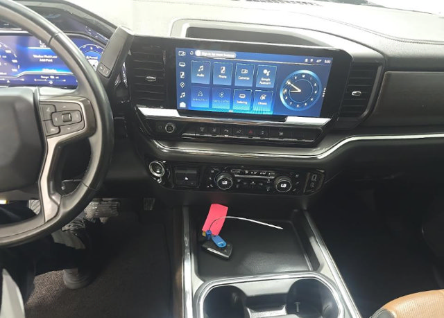 Used 2025 Chevrolet Silverado 3500 High Country w/ Technology Package AWD/4WD image 7
