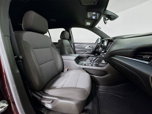 Used 2023 Chevrolet Traverse LT AWD/4WD image 29