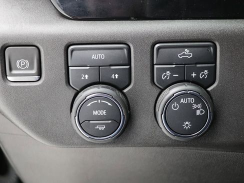 Used 2024 Chevrolet Silverado 1500 LT image 29