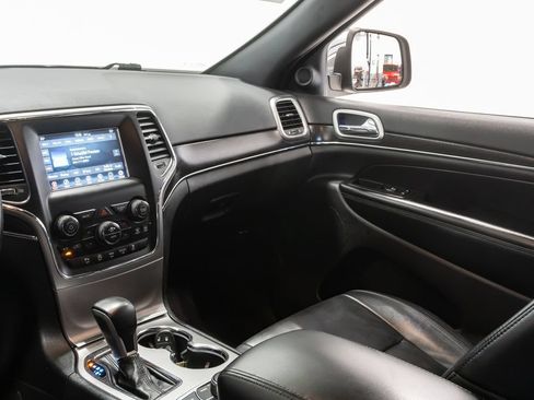 Used 2018 Jeep Grand Cherokee Limited AWD/4WD image 11