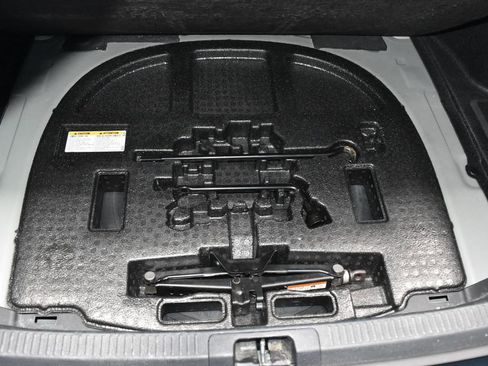 Used 2025 Toyota Camry SE image 31