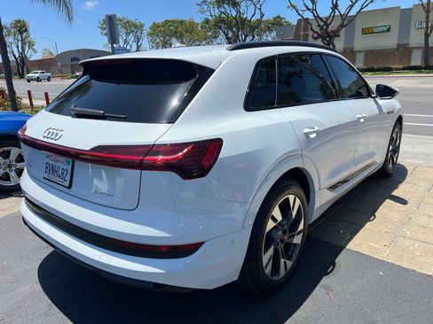 Used 2021 Audi e-tron Premium w/ Convenience Plus Package AWD/4WD image 9