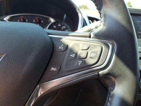 Used 2020 Chevrolet Equinox LT w/ Driver Convenience Package AWD/4WD image 15