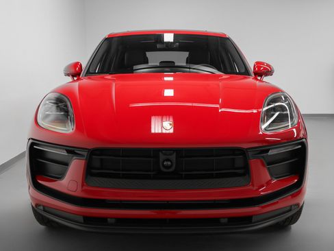 Certified 2026 Porsche Macan AWD/4WD image 8