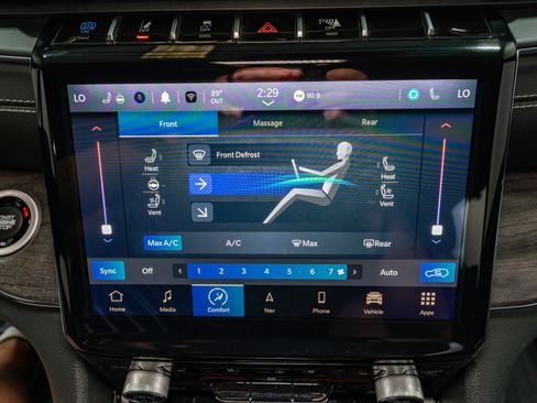 Used 2023 Jeep Grand Cherokee Overland w/ Advanced Protech Group III image 24