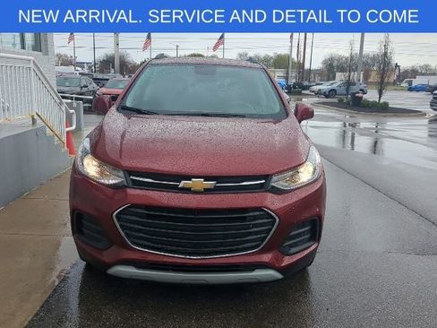 Used 2022 Chevrolet Trax LT w/ LT Convenience Package image 12