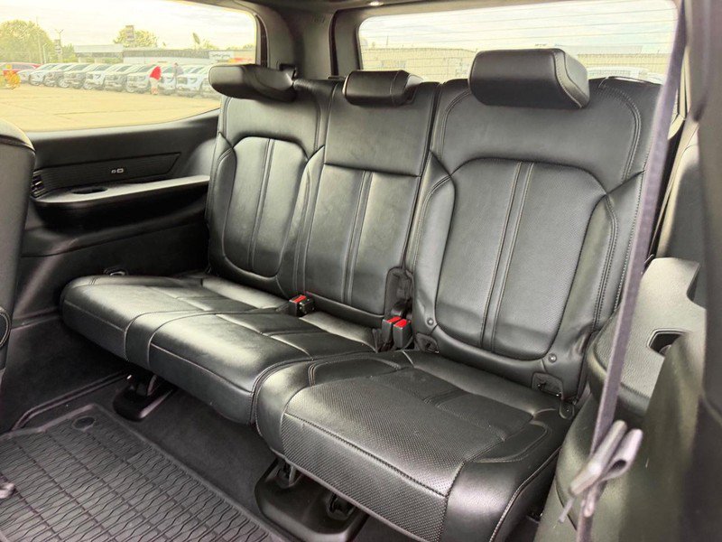 Used 2024 Jeep Wagoneer Series II AWD/4WD image 8