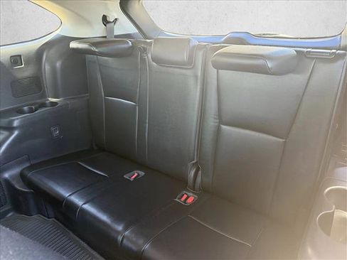 Used 2022 Toyota Highlander XLE AWD/4WD image 17