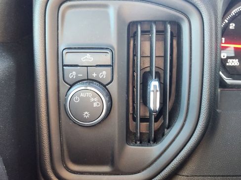 Used 2020 Chevrolet Silverado 1500 Custom w/ Custom Value Package image 15