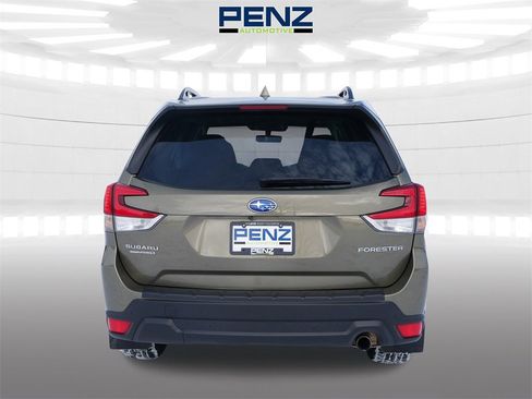 Used 2023 Subaru Forester Limited w/ Popular Package #3 image 6