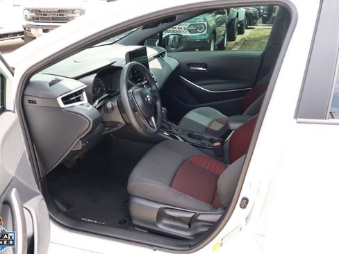 Used 2025 Toyota Corolla SE FWD image 24