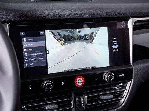 New 2026 Porsche Macan image 23