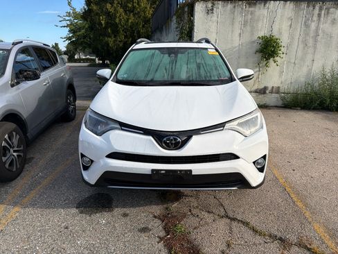 Used 2018 Toyota RAV4 XLE AWD/4WD image 6