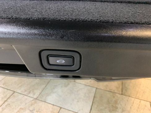 Used 2023 Land Rover Range Rover Long Wheelbase SE AWD/4WD image 55