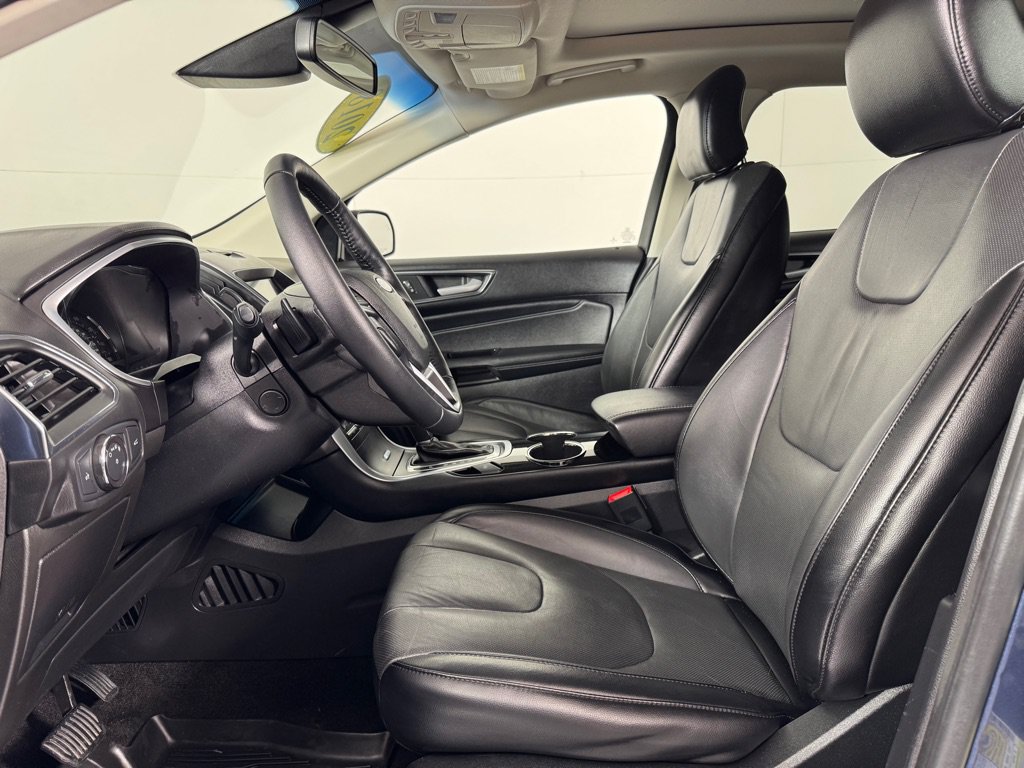 Used 2018 Ford Edge Titanium w/ Equipment Group 302A FWD image 11