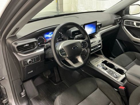 Used 2022 Ford Explorer XLT w/ Class IV Trailer Tow Package image 10