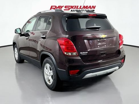 Used 2020 Chevrolet Trax LT w/ LT Convenience Package FWD image 5