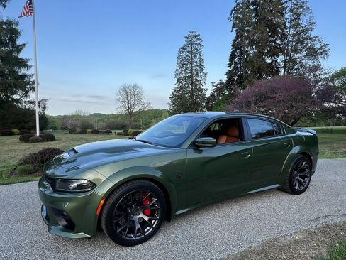 Used 2022 Dodge Charger SRT Hellcat w/ SRT Black Package image 5