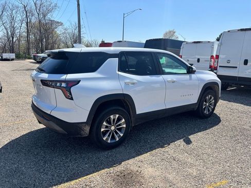 Used 2025 Chevrolet Equinox LT AWD/4WD image 4