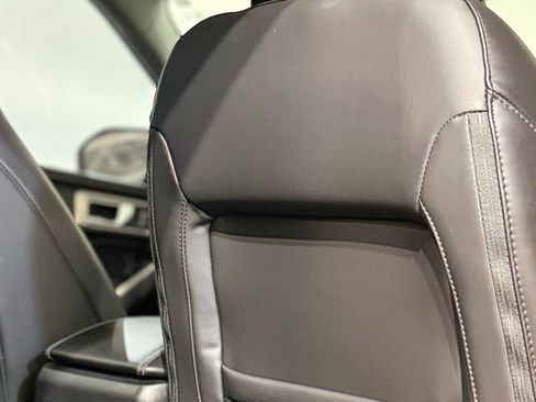 Used 2023 Ford Explorer XLT w/ Equipment Group 202A image 81