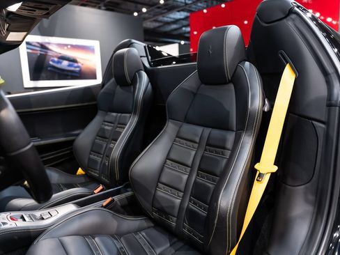 Certified 2014 Ferrari 458 Spider RWD image 4