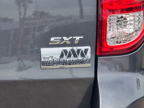 Used 2020 Dodge Grand Caravan SXT image 54