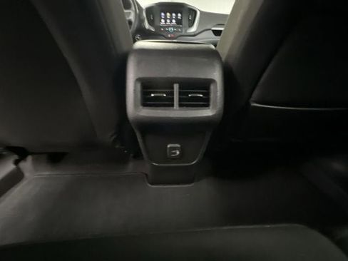 Used 2023 GMC Terrain SLE w/ Driver Convenience Package image 20