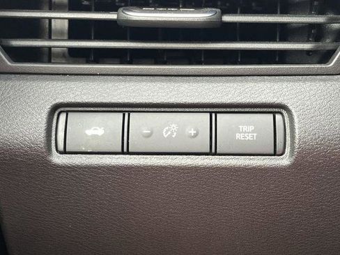 Certified 2025 Nissan Altima 2.5 SR FWD image 10