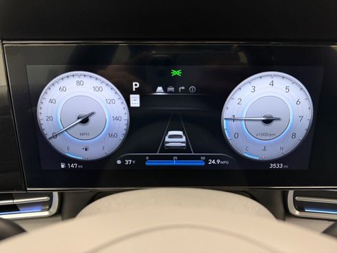 Used 2024 Hyundai Elantra SEL w/ Convenience Package image 16