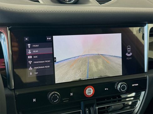 Used 2025 Porsche Macan image 23