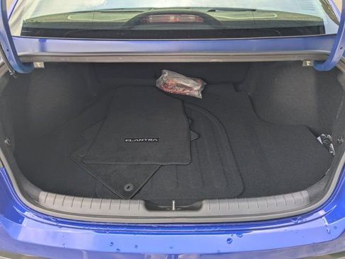 Used 2024 Hyundai Elantra Limited FWD image 16