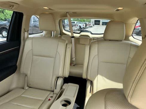 Used 2016 Toyota Highlander Limited AWD/4WD image 5
