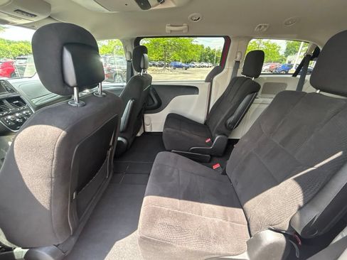 Used 2013 Dodge Grand Caravan SXT FWD image 10