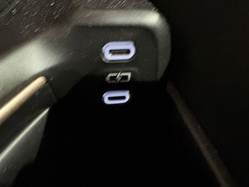 Used 2023 Toyota Crown Limited image 16