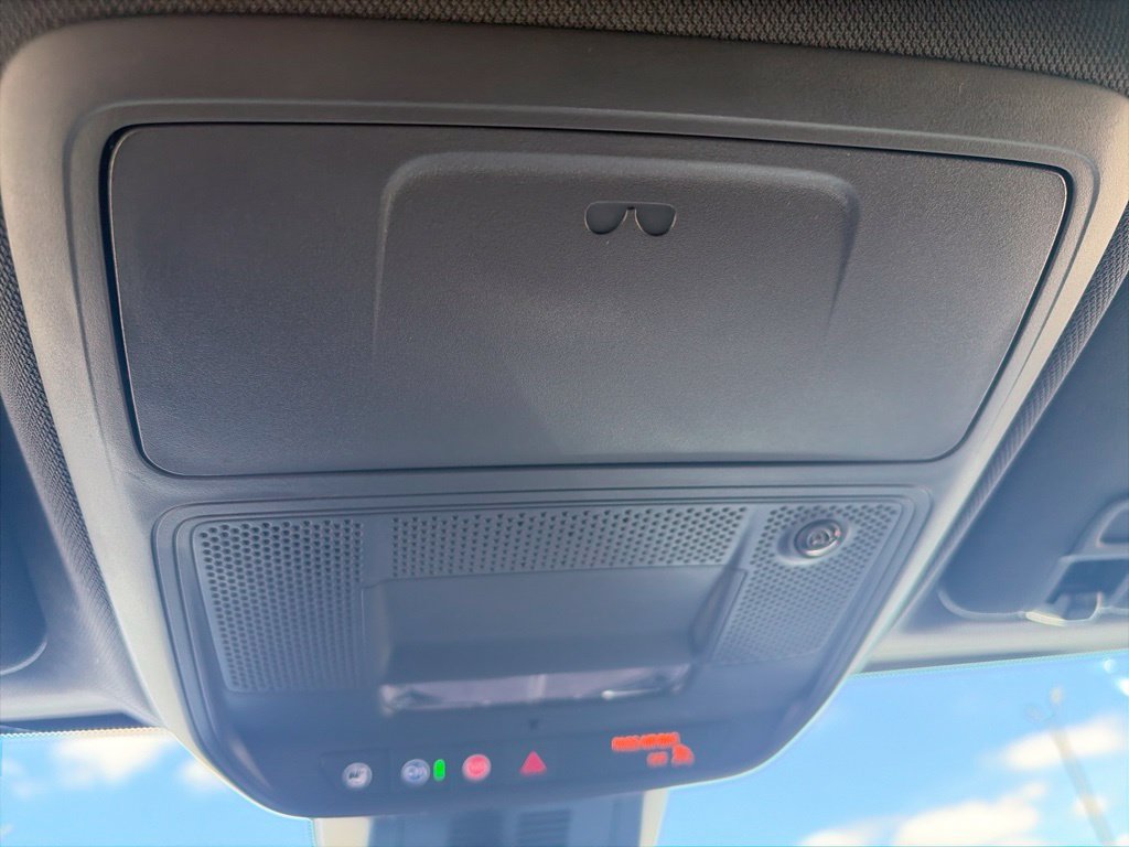 New 2027 Chevrolet Equinox LT w/ Convenience Package II FWD image 25