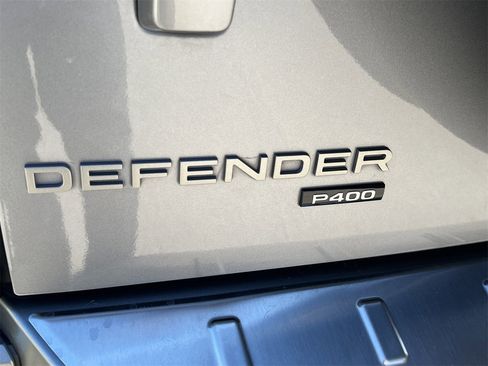 Used 2023 Land Rover Defender 110 X-Dynamic SE image 6