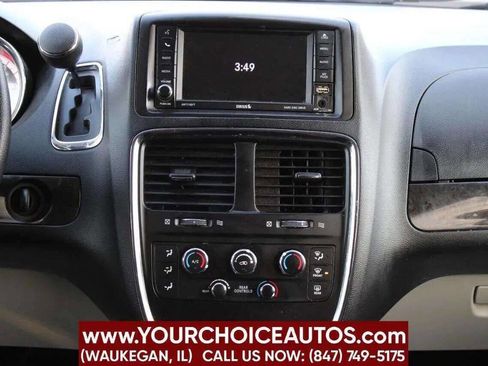 Used 2018 Dodge Grand Caravan SE w/ UConnect Hands-Free Group image 12