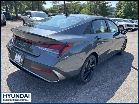 New 2026 Hyundai Elantra SEL Sport FWD image 7