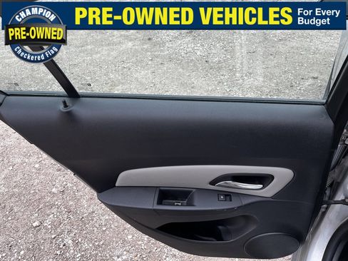 Used 2014 Chevrolet Cruze LS image 24