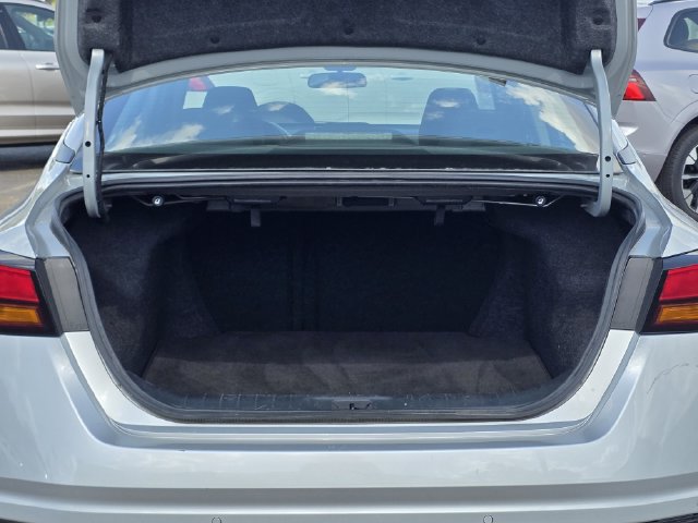 Used 2025 Nissan Altima 2.5 SV FWD image 28